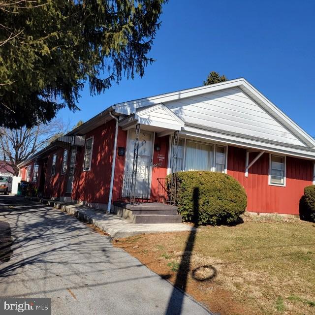 304 Walnut St in Waynesboro, PA - Building Photo