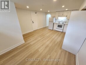 31 Bailey Crescent in Aurora, ON - Building Photo - Building Photo