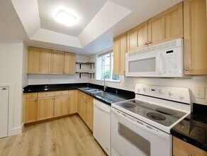 3414 108th Pl NE in Bellevue, WA - Building Photo - Building Photo