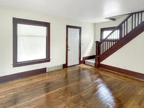 1709 Maplewood Ave in Lansing, MI - Building Photo - Building Photo