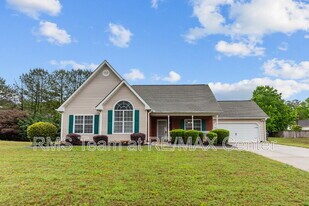 3854 Wheaton Ct in Snellville, GA - Building Photo