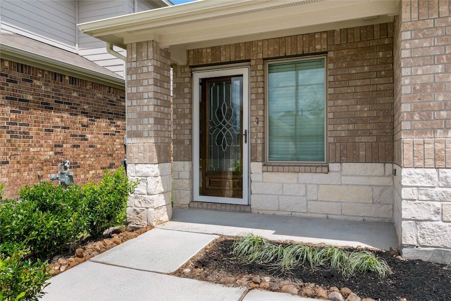 2327 Pettingell Wy in Spring, TX - Foto de edificio