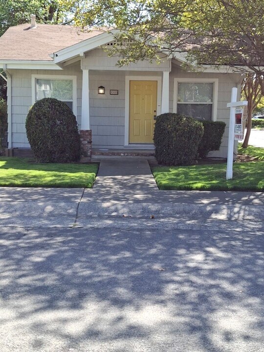 4900 K St in Sacramento, CA - Building Photo