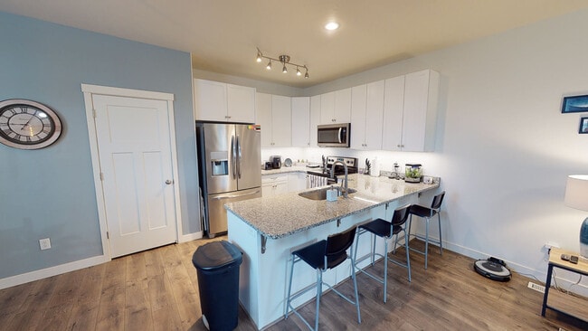 14936 S Emerald Pools Ln in Bluffdale, UT - Building Photo - Building Photo
