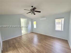 824 Stanton Dr in Weston, FL - Building Photo - Building Photo