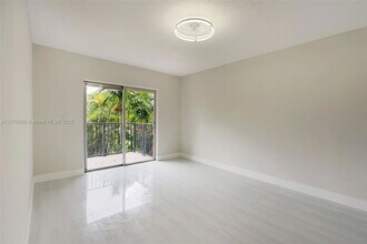 15391 S Dixie Hwy in Palmetto Bay, FL - Building Photo - Building Photo