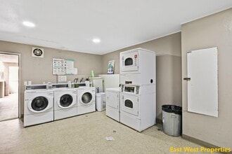408 Civic Center Dr E in Santa Ana, CA - Building Photo - Building Photo