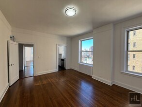 WEST 86 STREET in New York, NY - Building Photo - Building Photo