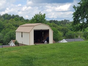 313 Lakecrest Dr in Kingsport, TN - Building Photo - Building Photo