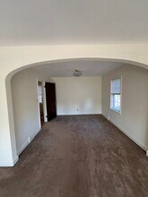 214 Delaware Rd, Unit upper in Kenmore, NY - Foto de edificio - Building Photo