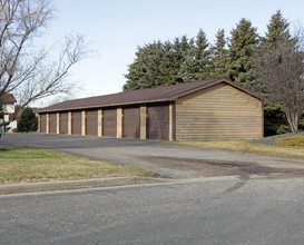 1610 Redwood Dr in Hudson, WI - Building Photo - Building Photo