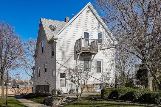 7425 W Wright St in Wauwatosa, WI - Foto de edificio - Building Photo