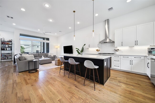 property at 806 Detering St