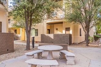 2018 E River Rd in Tucson, AZ - Building Photo - Building Photo