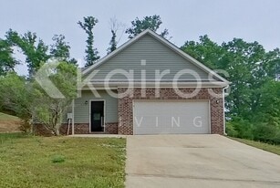 66 Maple Leaf Dr in Lincoln, AL - Building Photo