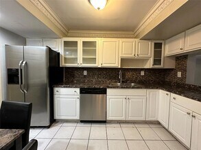 6630 Racquet Club Dr in Lauderhill, FL - Foto de edificio - Building Photo