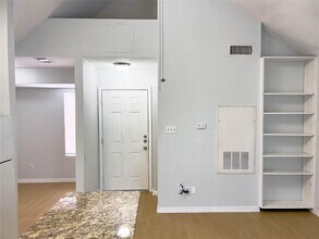 513 S Park Dr in Austin, TX - Building Photo - Building Photo