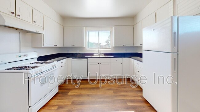 415 Lake Blvd in Redding, CA - Building Photo - Building Photo