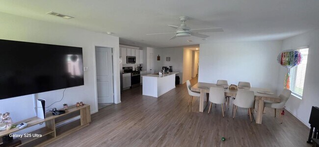22807 Prairie Dog Rd in Splendora, TX - Building Photo - Building Photo