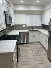 Horner Luxury Investments LLC in Los Angeles, CA - Building Photo - Interior Photo