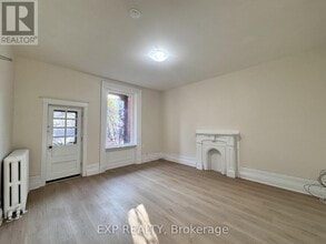 321 Hunter St E in Hamilton, ON - Building Photo - Building Photo