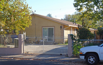 2372 Beaumont St in Sacramento, CA - Building Photo - Building Photo