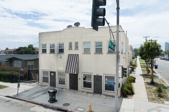 1000 E 10th St in Long Beach, CA - Building Photo - Building Photo