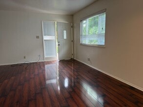 9009 Casals St in Sacramento, CA - Building Photo - Building Photo