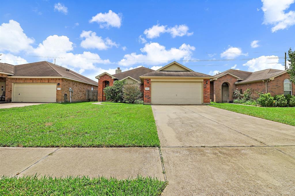 14938 Diamond Way in Baytown, TX - Building Photo