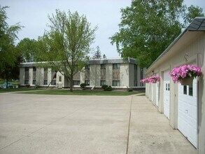 230 1st St NW in Winnebago, MN - Building Photo - Building Photo
