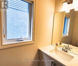 20 Welch Ct in St Thomas, ON - Building Photo - Building Photo