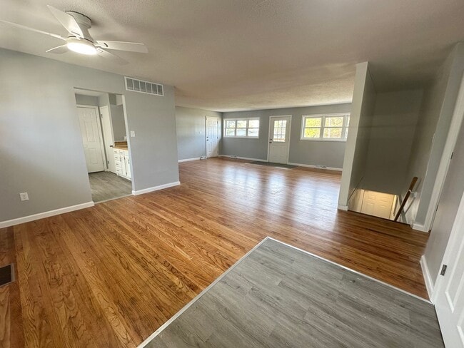 6823 SW Knoll Ct in Topeka, KS - Building Photo - Building Photo