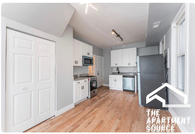 property at 1624 W Beach Ave