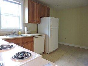 454 Green St, Unit 9 in Cambridge, MA - Foto de edificio - Building Photo