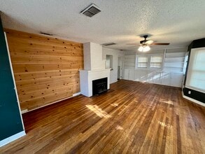 1625 Ave Y in Lubbock, TX - Building Photo - Building Photo