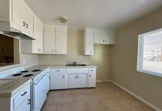 4433 W 159th St in Lawndale, CA - Building Photo - Building Photo