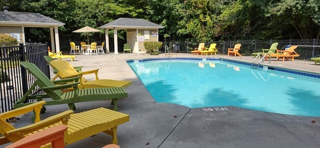 124 Foxden Dr, Unit 202 in Fletcher, NC - Building Photo - Building Photo