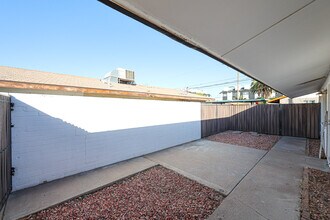 3022 N 37th St in Phoenix, AZ - Foto de edificio - Building Photo