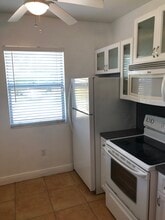 560 NE 71st St, Unit A in Miami, FL - Building Photo - Building Photo