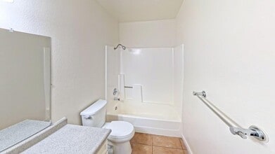 Countryside Apartments in Clovis, CA - Foto de edificio - Building Photo