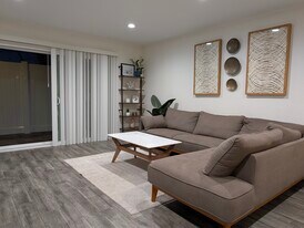 542 N Shelton St in Burbank, CA - Building Photo