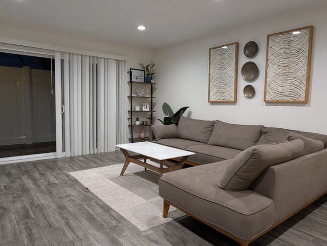 property at 542 N Shelton St