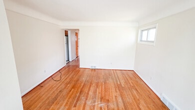 3914 McKinley St in Dearborn Heights, MI - Building Photo - Building Photo