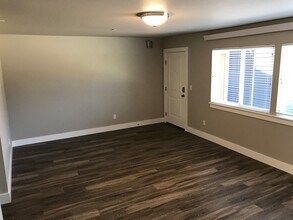 3610 SE 15th Ave-Unit -bb366d5f-f150-11e9-b24e-1866dab9098f in Portland, OR - Building Photo - Building Photo