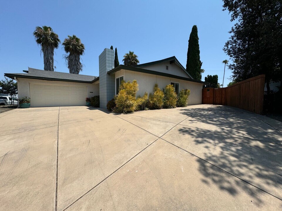 4575 62nd St in San Diego, CA - Building Photo