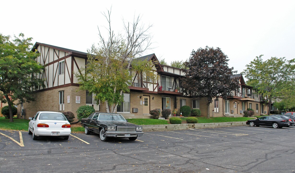 4820-4828 Indian Hills Dr in Racine, WI - Foto de edificio