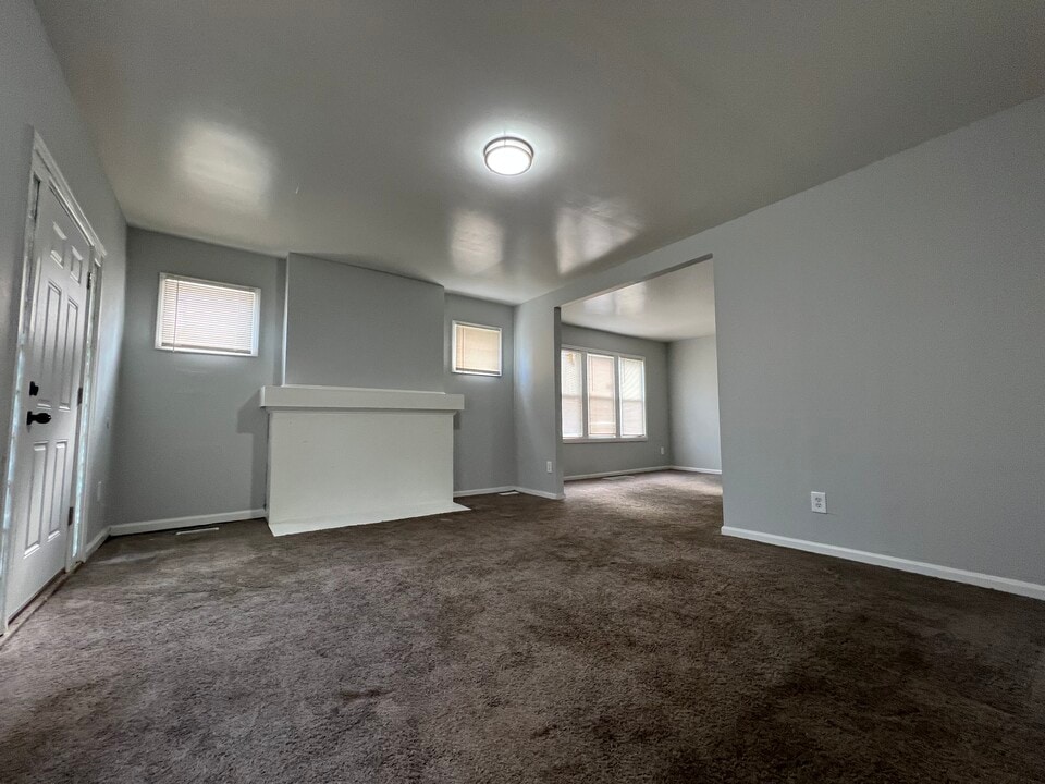 4114 Pingree St, Unit LL in Detroit, MI - Foto de edificio