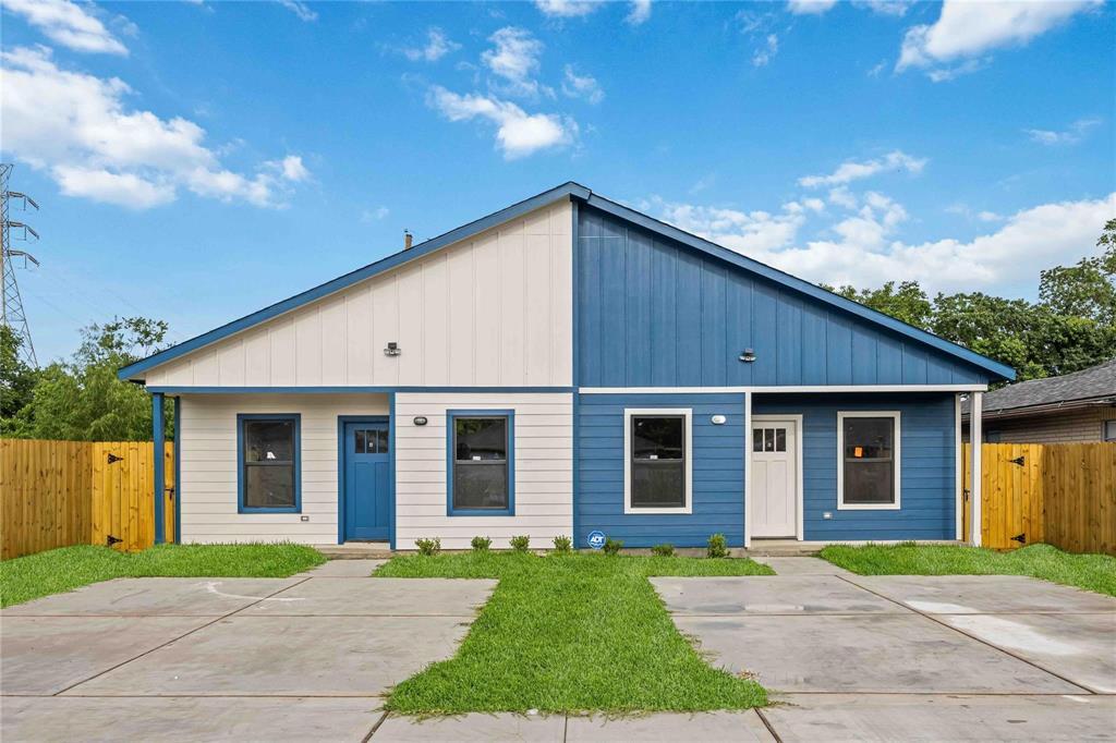 5211 Amy St in Houston, TX - Building Photo