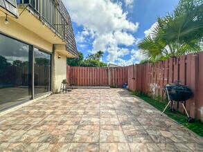 166 Lake Arbor Dr in Palm Springs, FL - Building Photo - Building Photo