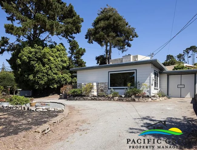 1001 David Ave in Pacific Grove, CA - Building Photo - Building Photo